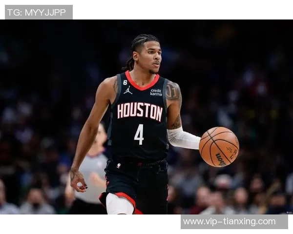 杰伦格林半场表现低迷仅得4分三分球失准状态堪忧 杰伦格林半场表现低迷仅得4分三分球失准状态堪忧